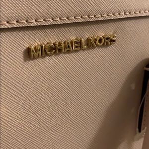 Meet your Posher, Eleyna